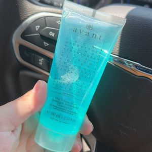 Avant blue volcanic stone cleansing gel
